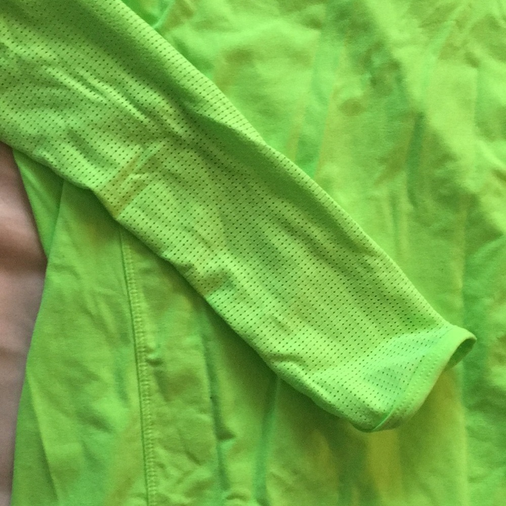 Workout Top - Picture 2 of 2